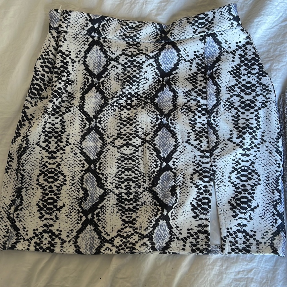 Snake skin skirt - Picture 1 of 1